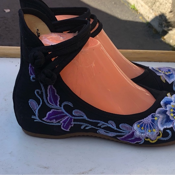 Syxysm Shoes Women’s Black Blue Embroidered Flowers Gladiator Cotton Shoes - Picture 4 of 11